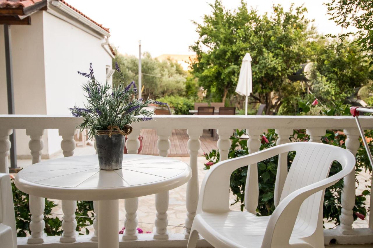 Aparthotel Leonidas *